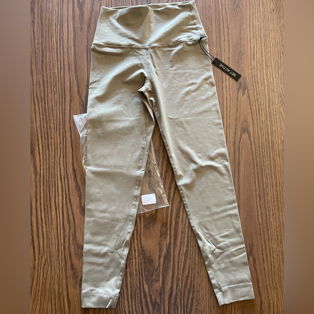 SET Active Luxform Leggings in Sage color